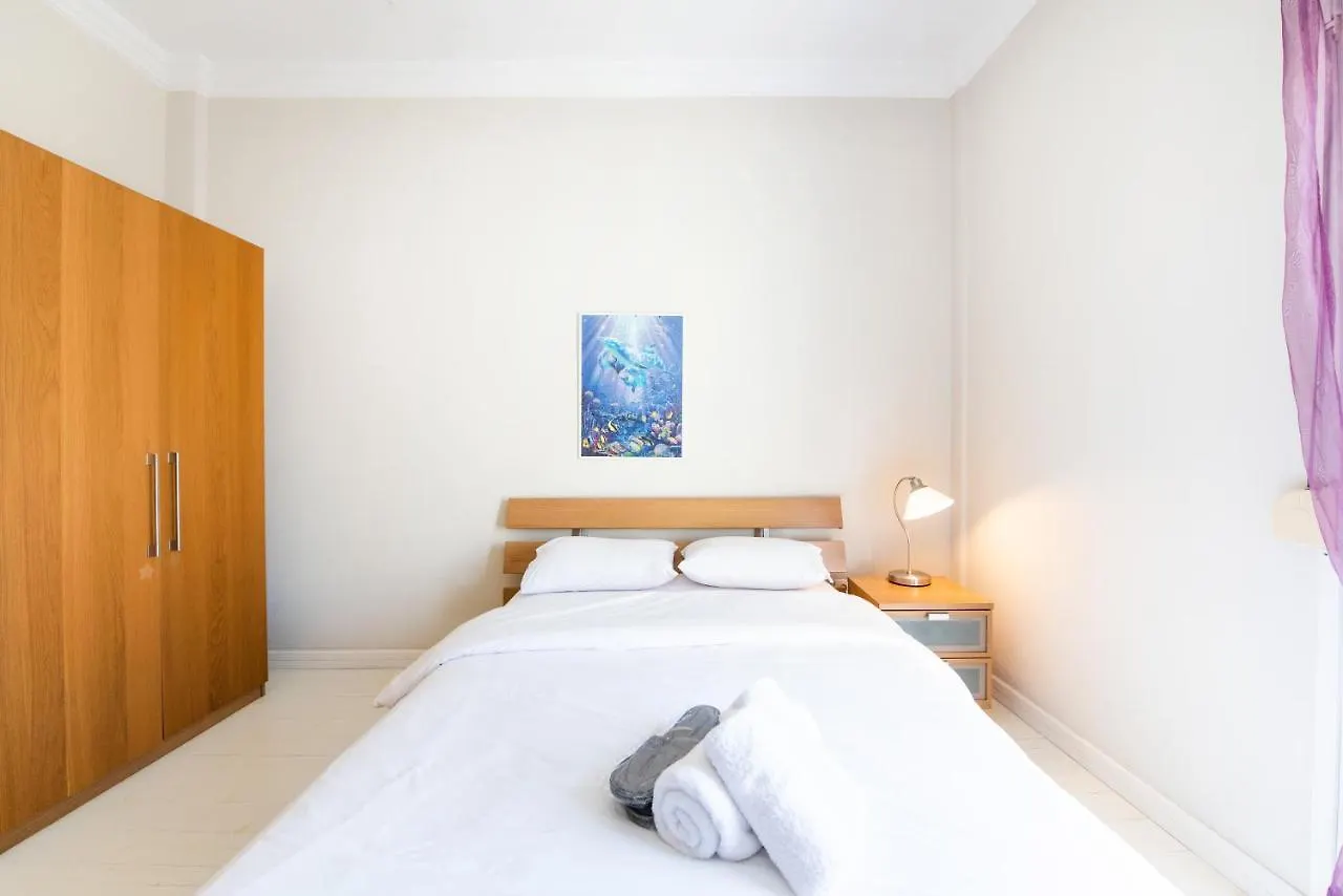 Penelope By Halu!, Central 2-Bd Apartment Thessaloniki 0*,